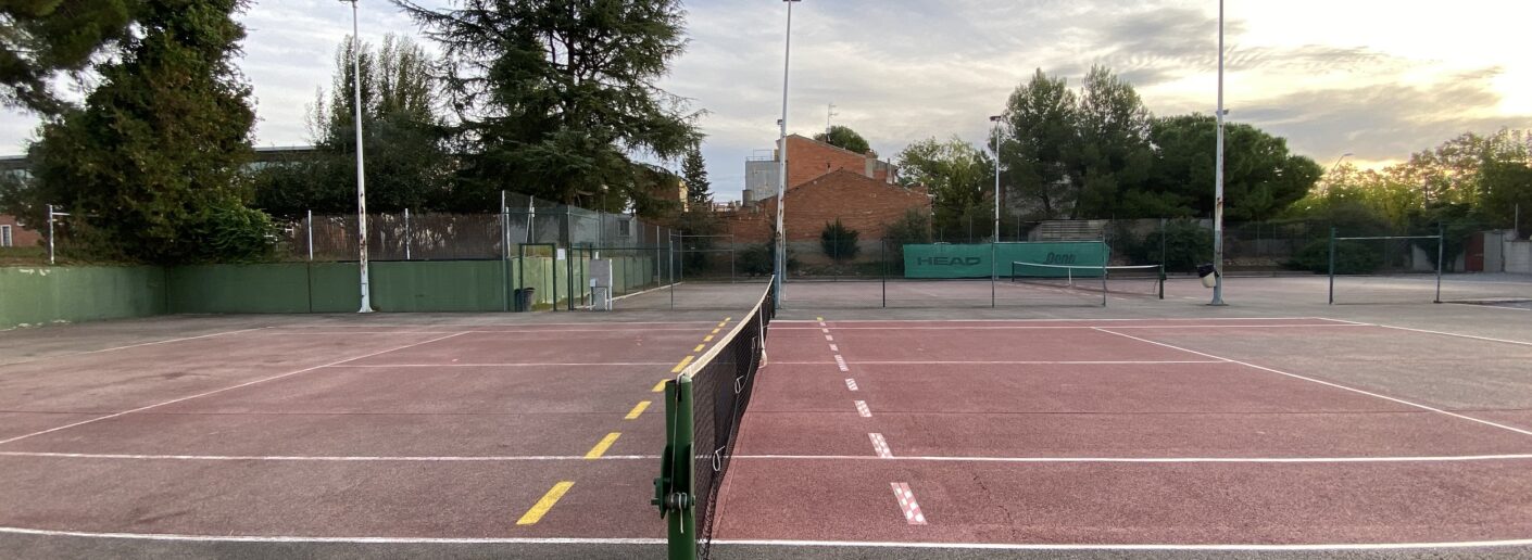 Pistas de tenis y frontón